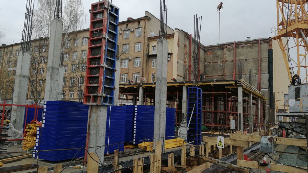 ​В Перми началось устройство первого этажа будущей гостиницы на Окулова