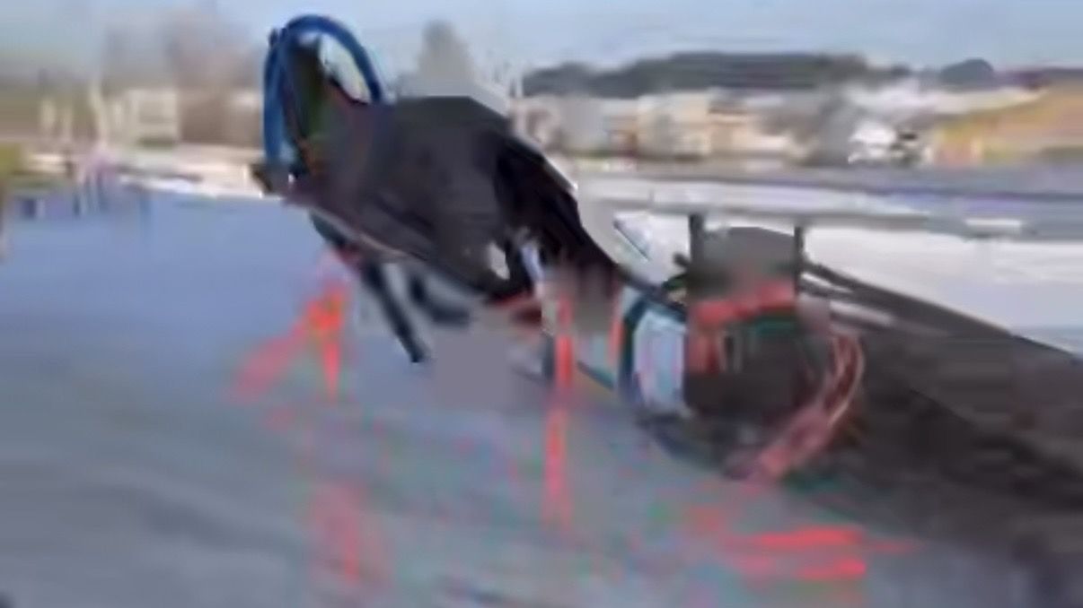 Во время катания на запряженных санях в Перми лошадь протащила ребенка по снегу