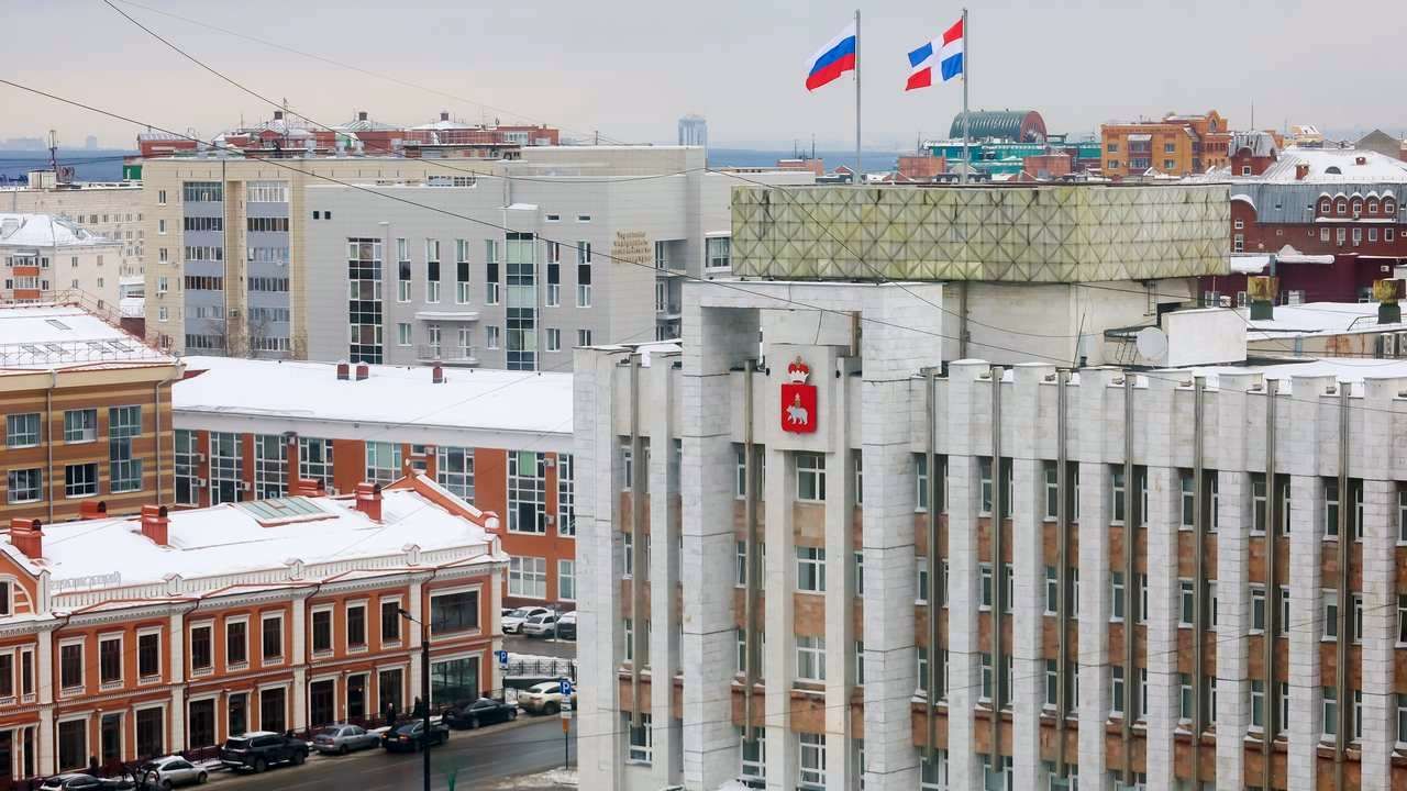 Февраль оказался на удивление богат кадровыми перестановками 