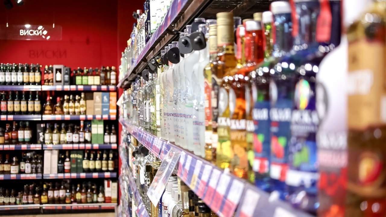 ​В магазинах Прикамья сократится время продажи алкоголя