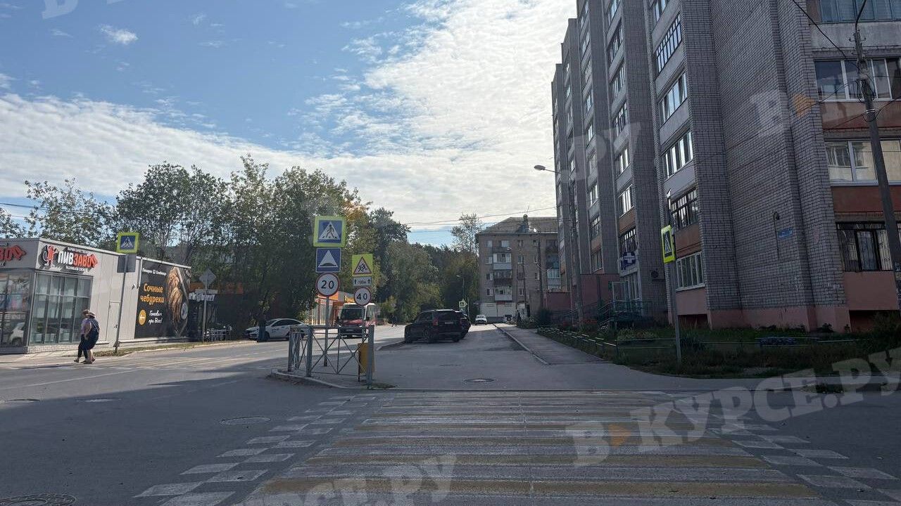 Перекресток Панфилова и Воронежской — здесь ни мигрантов, ни большого скопления людей в принципе. Фото: «В курсе.ру» (18+)