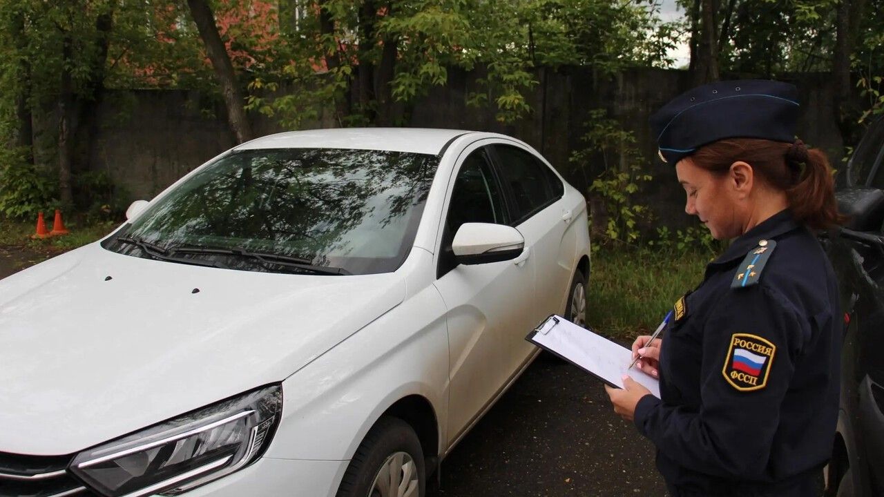 Арест автомобиля такси помог взыскать с пермской предпринимательницы более полумиллиона рублей