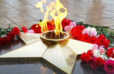 ​В Карагае и Александровске впервые зажгли Вечный огонь