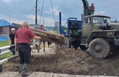 В Октябрьском округе восстановили мосты через реки Алмаз и Атер