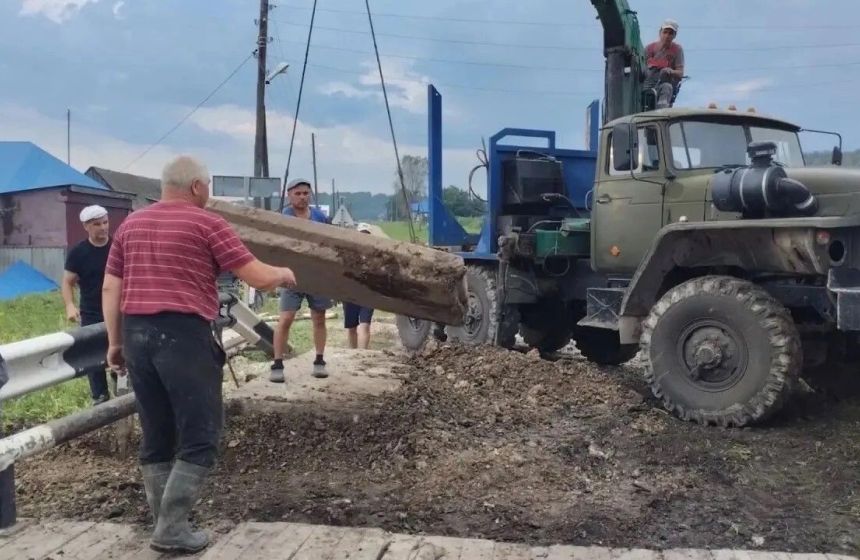 В Октябрьском округе восстановили мосты через реки Алмаз и Атер