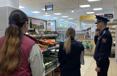 ​В пермском «Магните» на Крупской запретили продажу весовой продукции из-за антисанитарии и пищевой моли