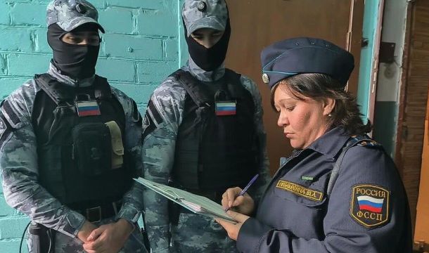 Из-за отказа соседа открыть квартиру пермяки год жили без газа