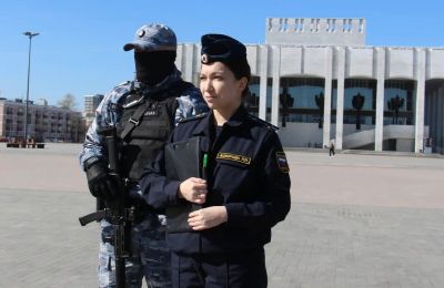 В Перми с исторического здания первой губернской типографии убрали незаконные вывески