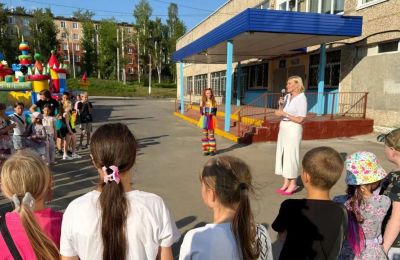Депутаты-сотрудники филиала «Азот» провели праздники двора в Березниках