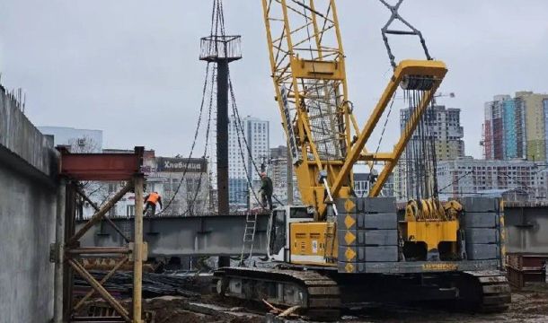 Монтаж пролетных строений путепровода на шоссе Космонавтов начался в Перми