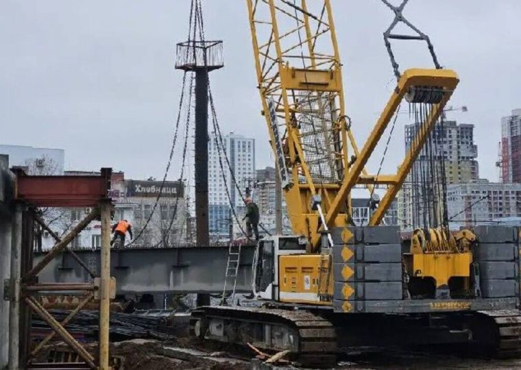 Монтаж пролетных строений путепровода на шоссе Космонавтов начался в Перми