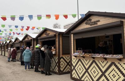В Перми на эспланаде открылась Масленичная ярмарка 