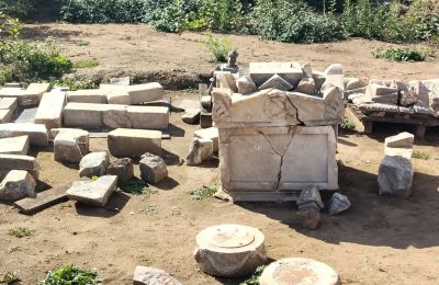 В Перми археологи восстановили фрагменты памятников исторического Архиерейского кладбища 