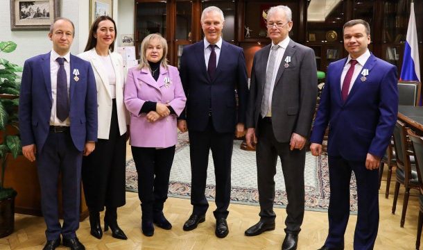 Губернатор Херсонской области вручил награду председателю прикамского избиркома Игорю Вагину