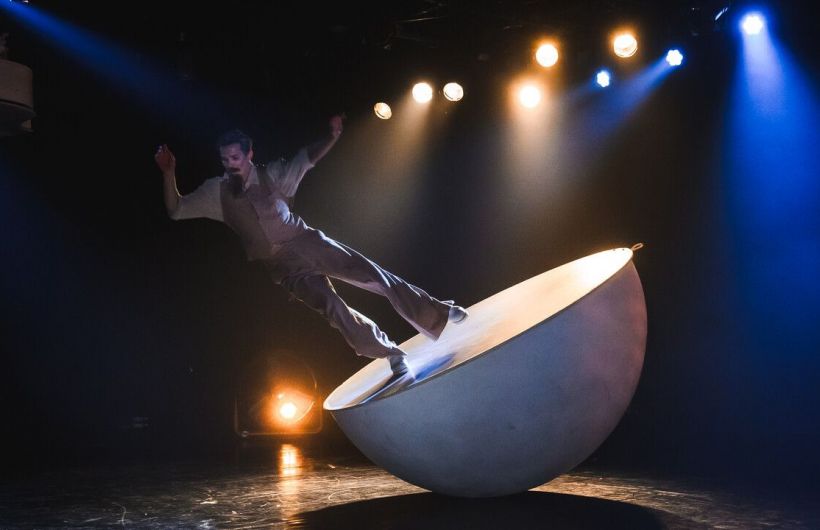 На «Сцене-Молот» Театра-Театра идут премьерные показы спектакля «(не)Русские поэты»