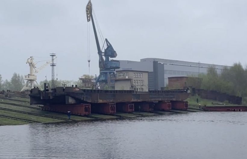 ​Пермская судоверфь спустила на воду отремонтированную баржу К-2684 проекта № 943