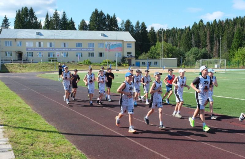 В Майском обновили спортшколу и завершили строительство площадки ГТО