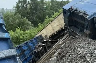 На перегоне Кишерть — Шумково в Пермском крае с рельсов сошли пять вагонов грузового поезда