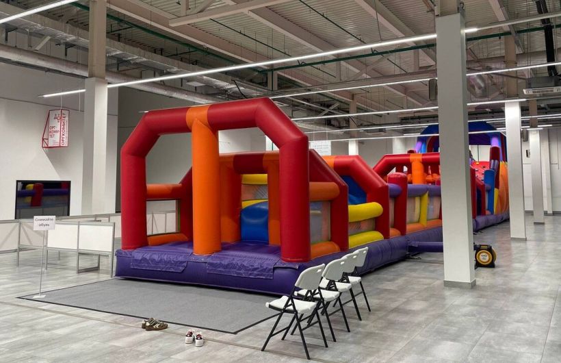 ​В Перми для юных гостей «Экспо-катка» открылась игровая зона с батутами