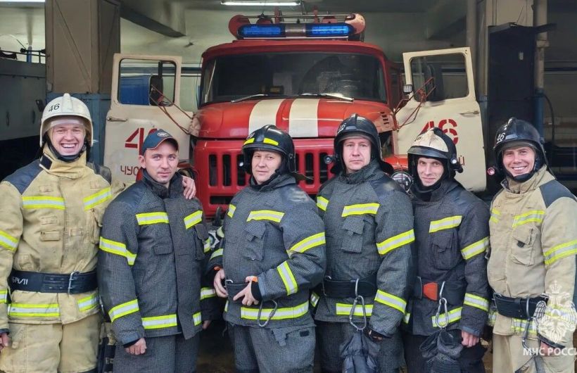 Пожарные спасли 13 человек на пожаре в Чусовом
