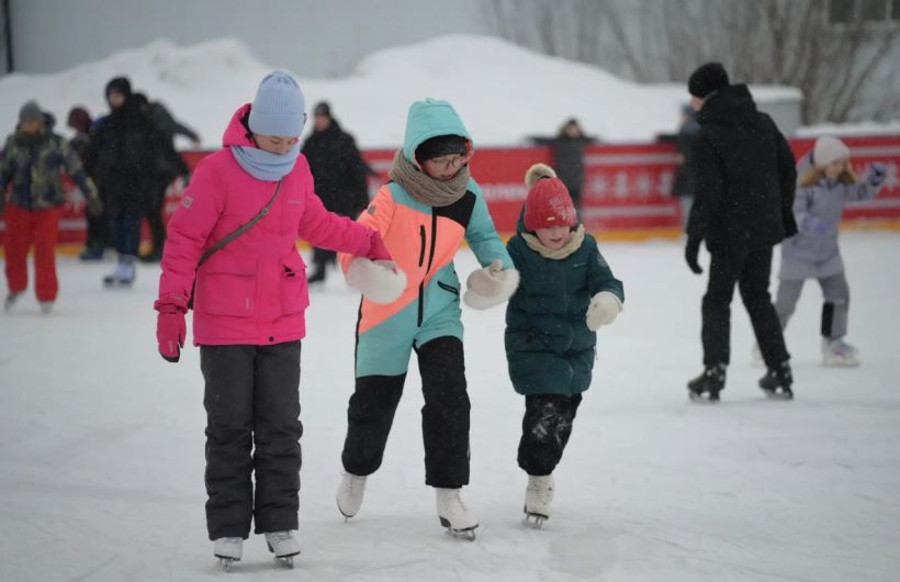 Юные пермяки смогут бесплатно научиться азам фигурного катания на «Экспо-катке» 