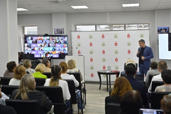 Дмитрий Махонин обсудил с активистами ТОС отдых детей, занятость подростков и поддержку старшего поколения в Прикамье