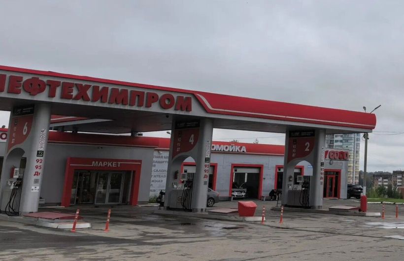 АЗС «Нефтехимпром» прекратили отпуск топлива в канистры в Прикамье