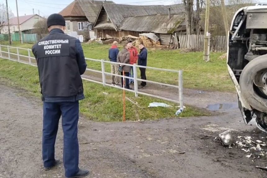 Автобус с туристами опрокинулся в кювет в Суксунском округе. Есть пострадавшие