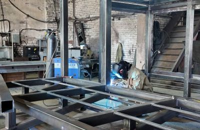 В пермской ИК №29 показали производство остановок, скамеек и товаров для города