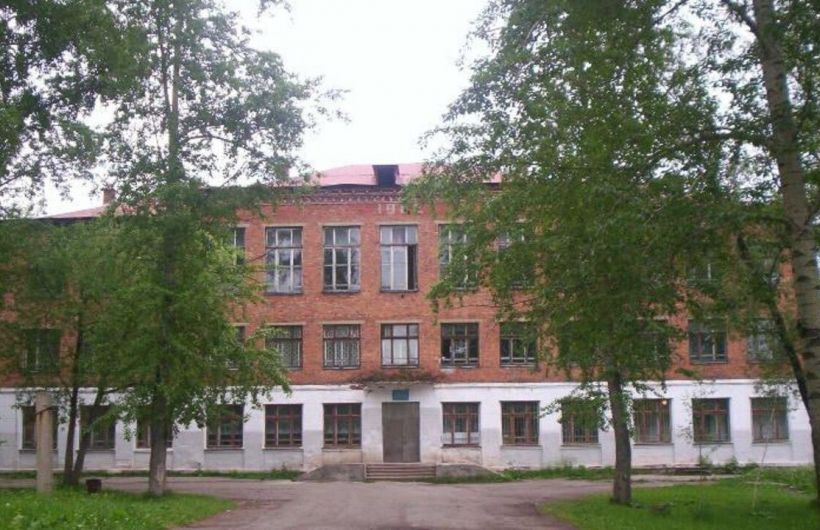 В школе Александровска учитель оперативно помог раненому школьнику