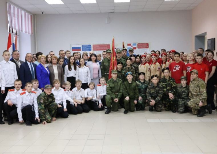 ​Копию Знамени 62-ой Гвардейской Молотовской танковой бригады принял Красновишерский округ