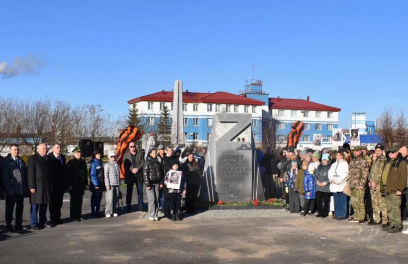 В Соликамске возвели стелу в память об участниках СВО