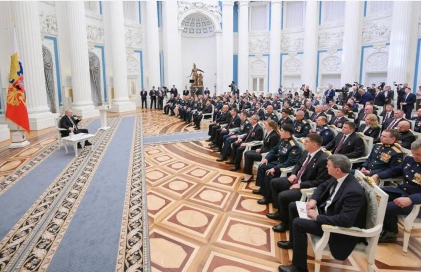 Президент РФ встретился с выпускниками «Время героев», среди которых был инспектор из Прикамья
