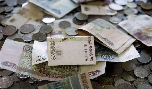 ​В Перми судебные приставы перепутали взыскателя с должником и четыре месяца переводили ему алименты обратно