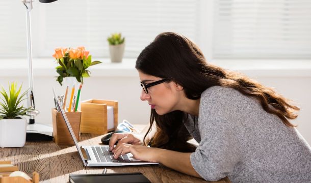 Чем нам всем угрожает сутулость: мнение врачей