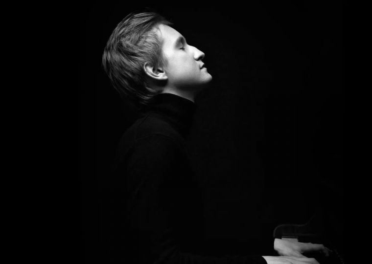 9 апреля в БЗФ Пермской краевой филармонии состоится сольный фортепианный концерт Дмитрия Маслеева