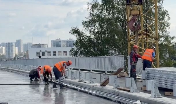 Правое направление путепровода на шоссе Космонавтов в Перми готово на 90%
