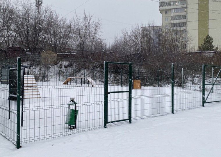 В Перми обустроена еще одна площадка для выгула собак