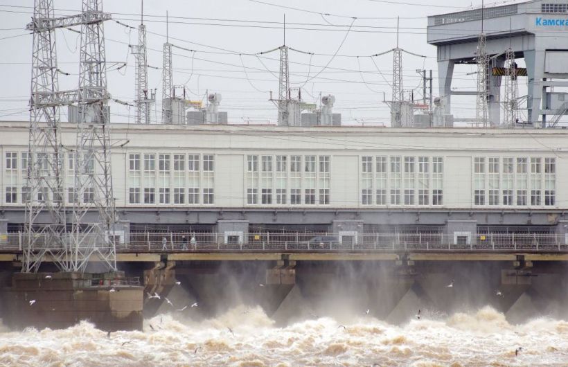 ​В Прикамье увеличены сбросы на Камской и Воткинской ГЭС из-за высокого притока воды и рисков подтоплений