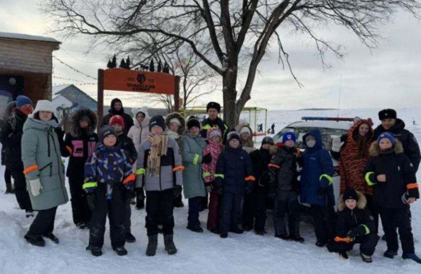 Сотрудники ГИБДД помогли пассажирам застрявшего в Пермском районе автобуса