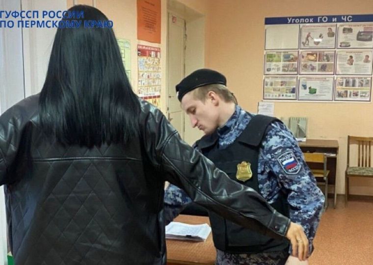 ​Попытка пронести ножницы в суд обернулась штрафом для жительницы Прикамья