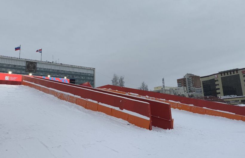 ​8,5-метровую горку открыли на эспланаде в Перми