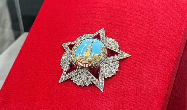 Центральным элементом стенда «Уралхима» на ПМЭФ-2025 стал Орден «Победа»