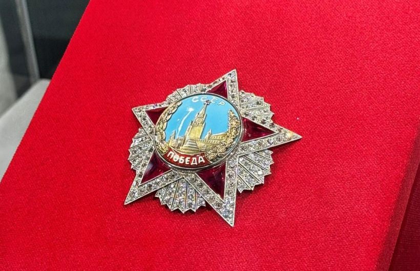Центральным элементом стенда «Уралхима» на ПМЭФ-2025 стал Орден «Победа»