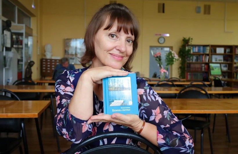 ​Новинки литературы: Наталия Гумерова презентовала свою новую книгу «Блики света» (12+)
