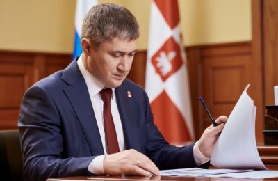 ​Дмитрий Махонин признался, что на Новый год неизменно возвращается в дом детства