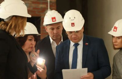 ​Эдуард Соснин проверил обновление школ и работу цифрового водоканала в Свердловском районе Перми