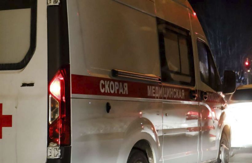 На трассе в Кунгурском округе микроавтобус столкнулся с большегрузом