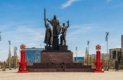 ​В Перми к 9 Мая устанавливают более ста праздничных конструкций