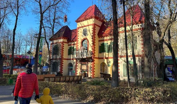 ​В Перми в парке Горького снесли «Дом Дракулы»